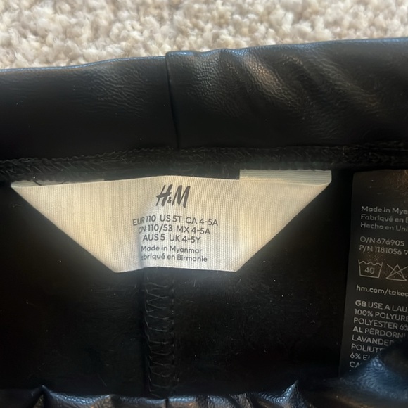 Faux leather pants - Picture 2 of 5